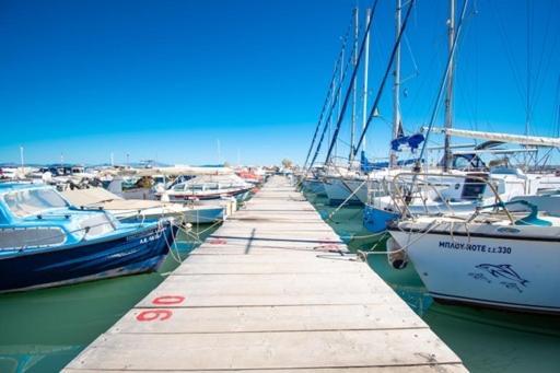 Lavish & Spacious Apt With Stunning Seaview, 10 Min Ath Airport Artemi Extérieur photo