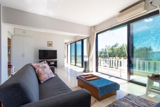 Lavish & Spacious Apt With Stunning Seaview, 10 Min Ath Airport Artemi Extérieur photo
