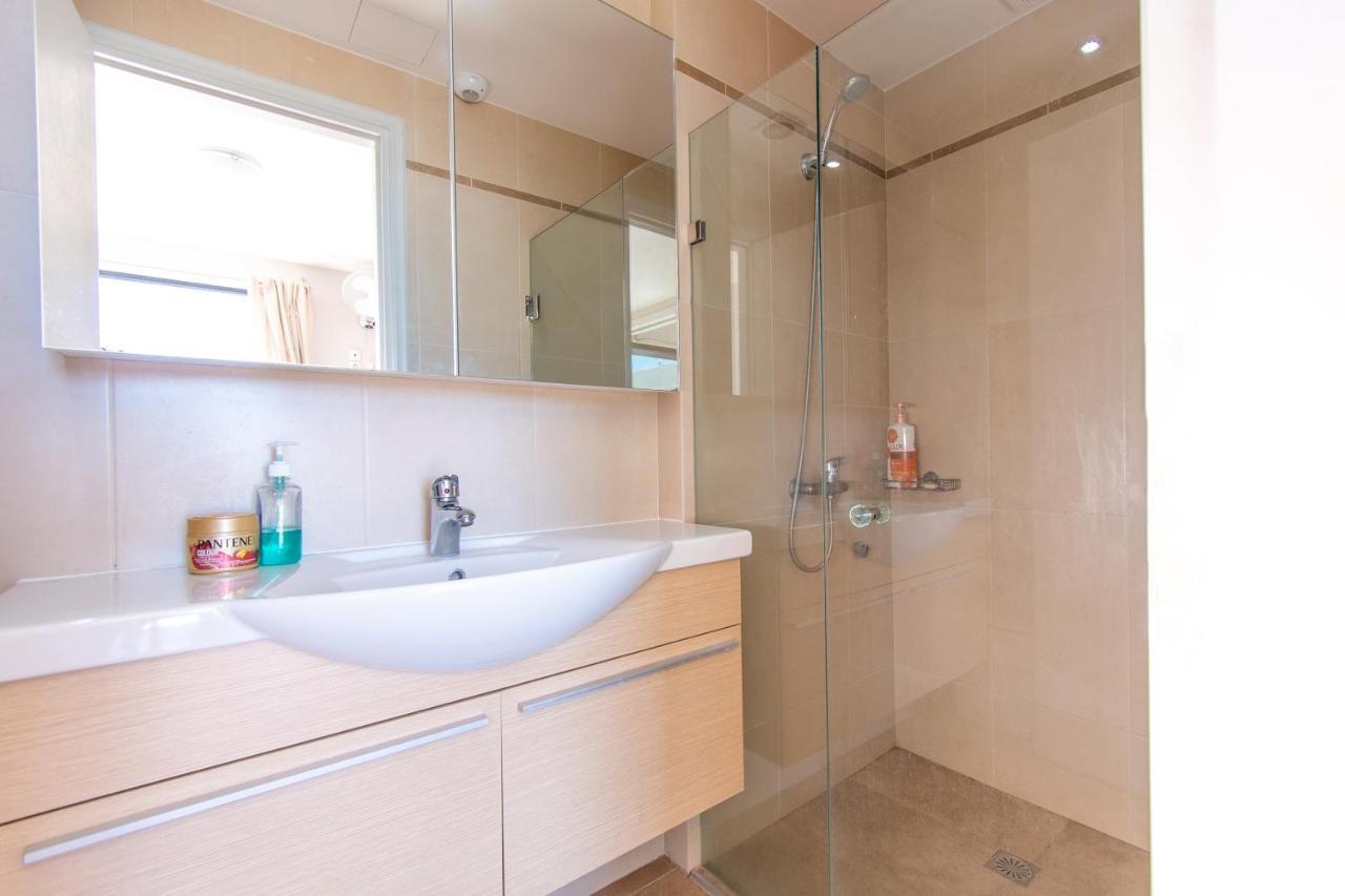 Lavish & Spacious Apt With Stunning Seaview, 10 Min Ath Airport Artemi Extérieur photo